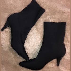 Sock boot heels